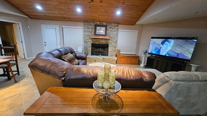 Beautiful and relaxing lakefront house