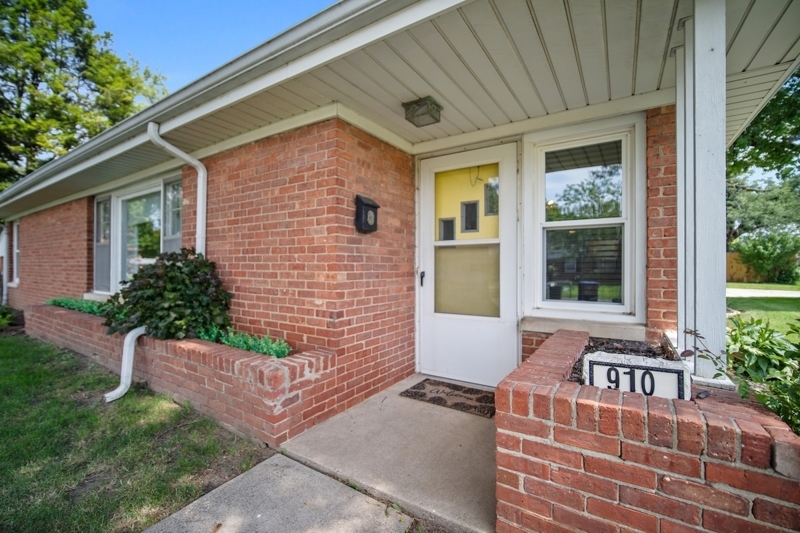 Mid-Century Ranch in EAST Bloomington