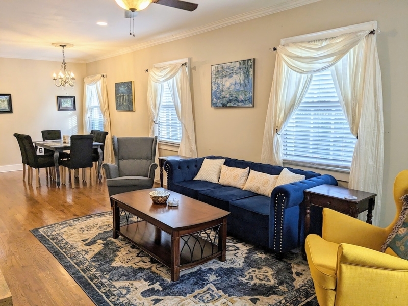 Walk to Forsyth Park! +2 King Beds w/ Private Yard