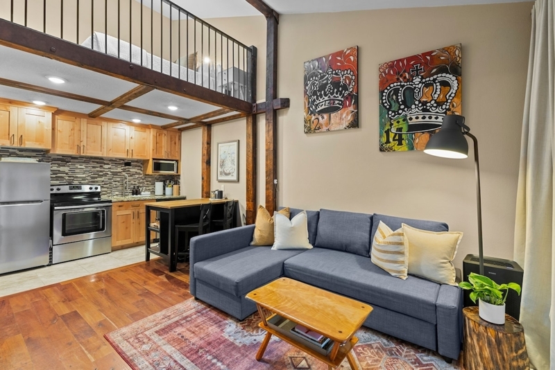 Bright Loft Condo A+View