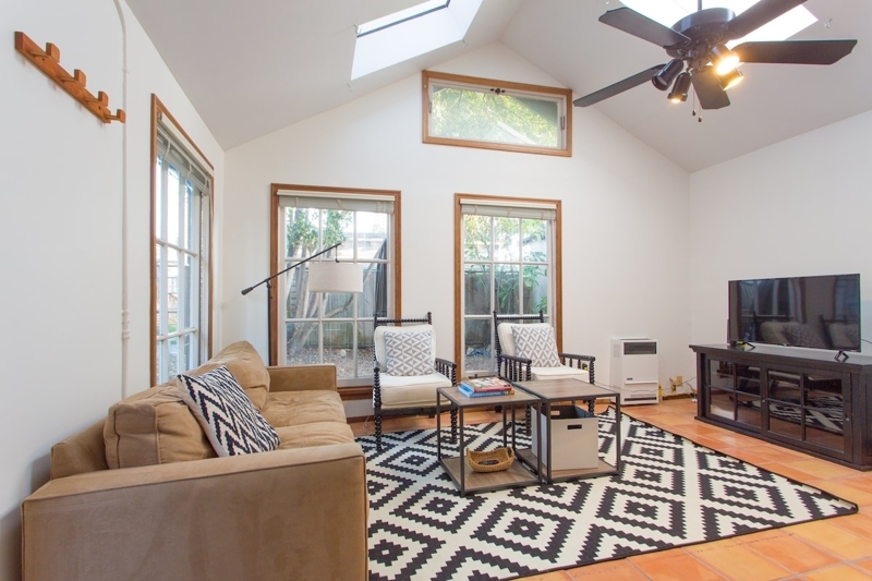 Bright & Charming Cottage in Cool Gilman District
