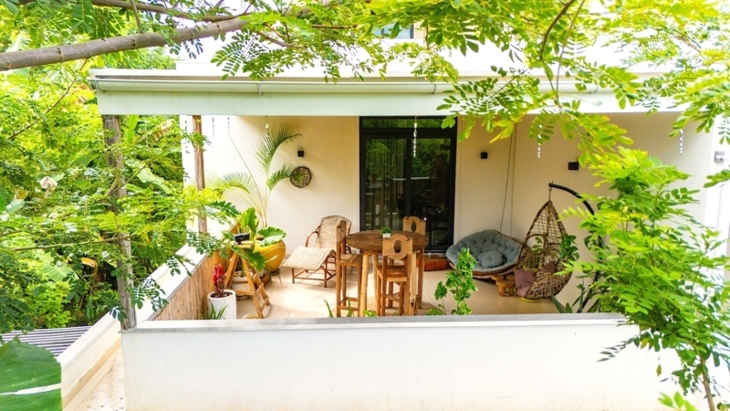 Deluxe flat with outdoor cinema, pool & terrace