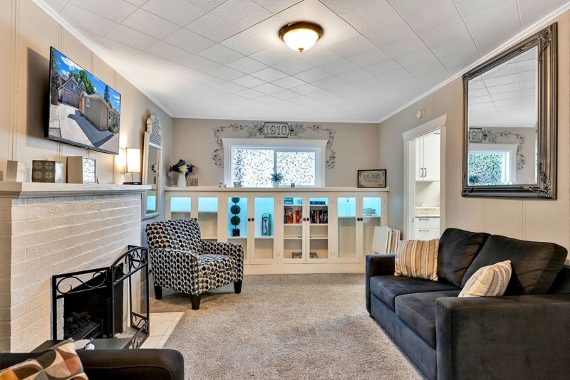 2BR/1BA Cute 1910 Cottage - Walk Downtown!