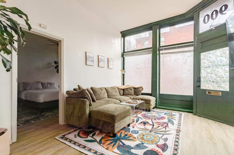 Historic Soulard Storefront Stay