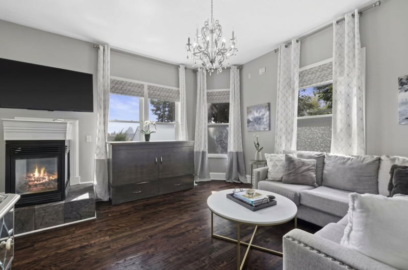Charming Victorian • River Views + Walkable