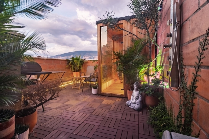 Private Finnish Sauna · Penthouse & Zen Garden