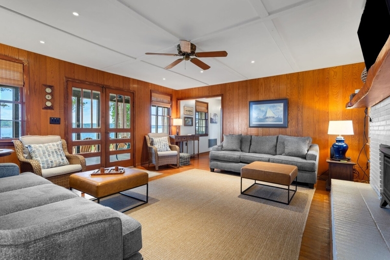 New Listing: Lake front home w/ breathtaking views