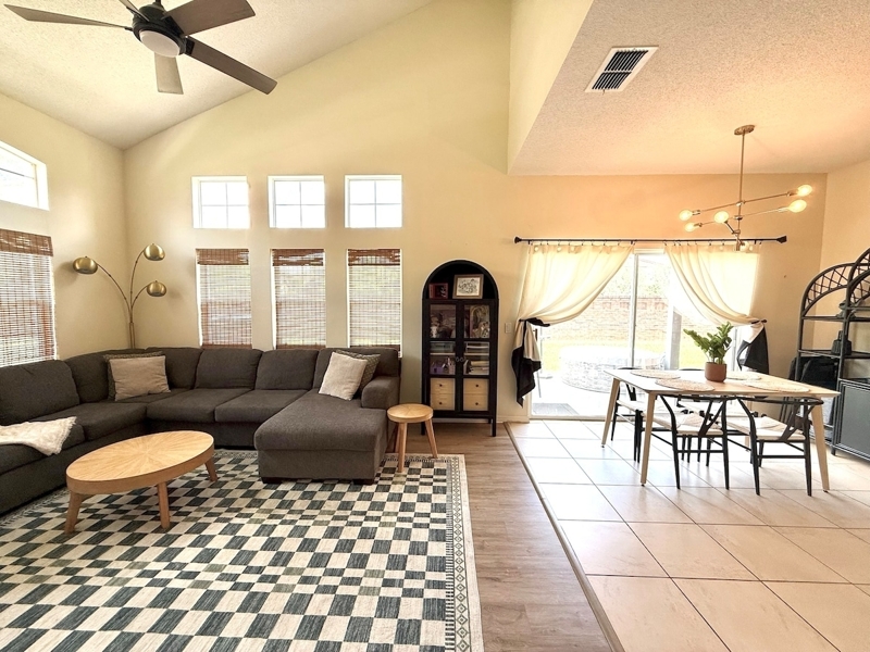 Resort Townhome 10 Miles from Disney!