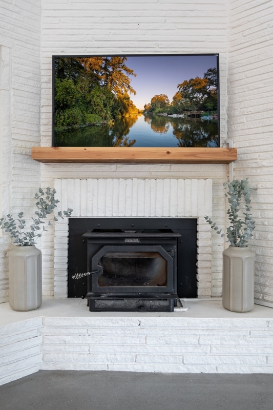 Old World Charm |Sleeps 10 | 4min to U.O.P | Dock