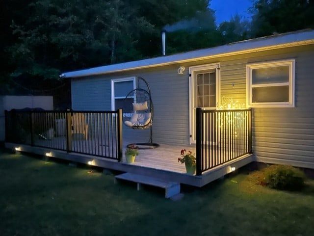 Large deck with BBQ /grill