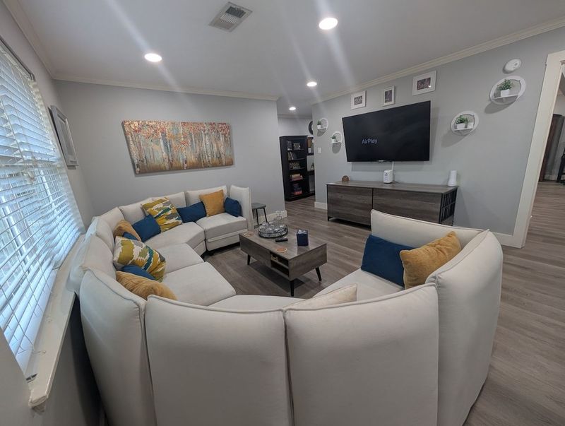Mid-City Stylish Stay NRG&Med Ctr w/Massager&WiFi