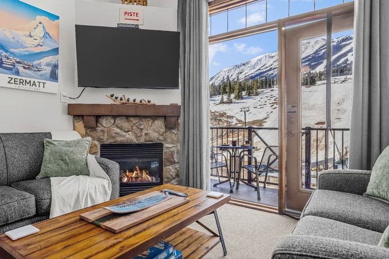 Slopeside 1BR+Loft MTN Magic | Hot Tub&Gym Access!