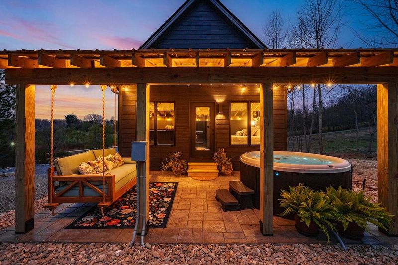 The Nest at Peaceful Peak - Luxury Couples Retreat