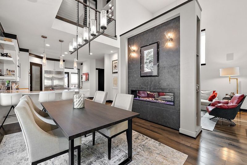 Lux Downtown Home: 2 King Suites in Royal Oak!
