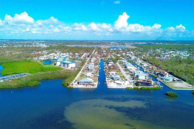 The Salty Sister | Bayside Retreat Near Manasota Key | Sleeps 6