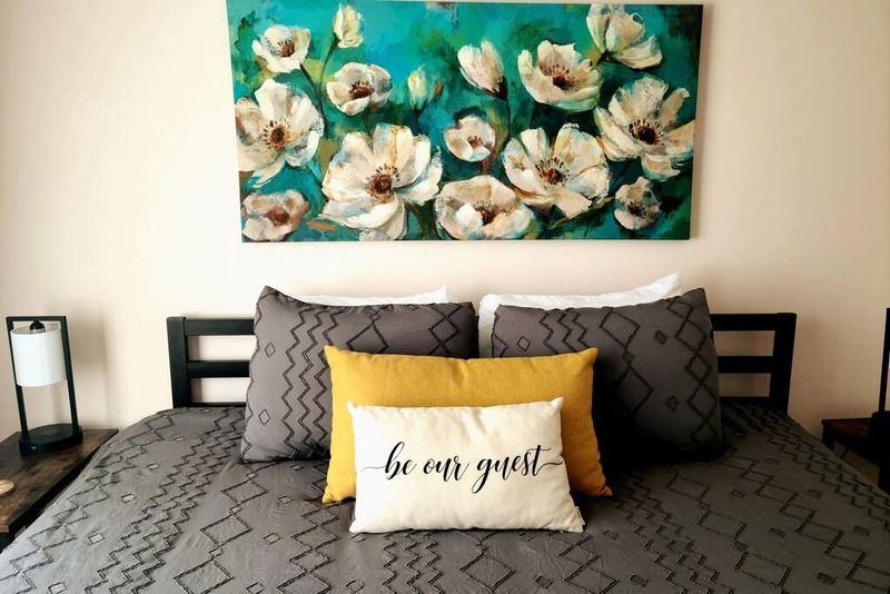 The Little House | 1 mi from downtown, Love Pets!