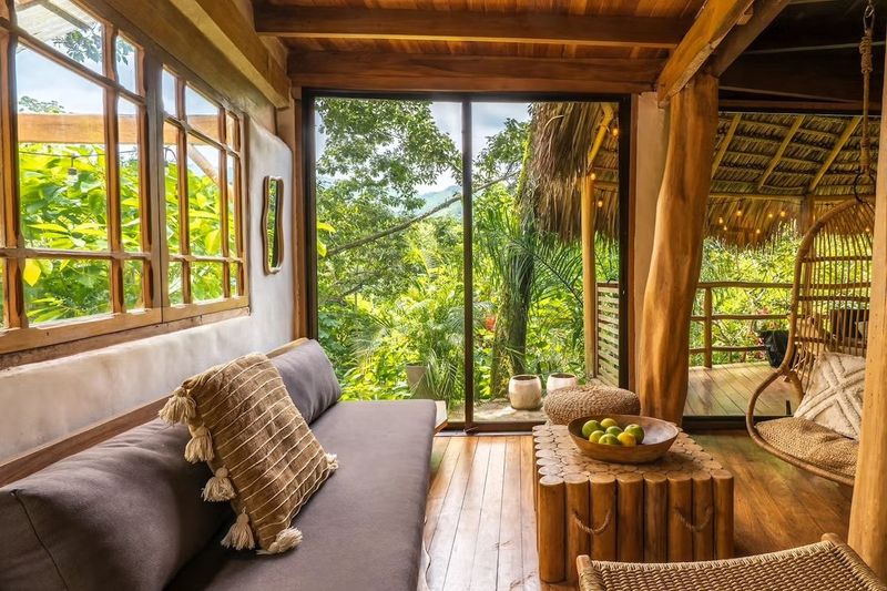 Nature Retreat with Sunrise Views in Eco-Community