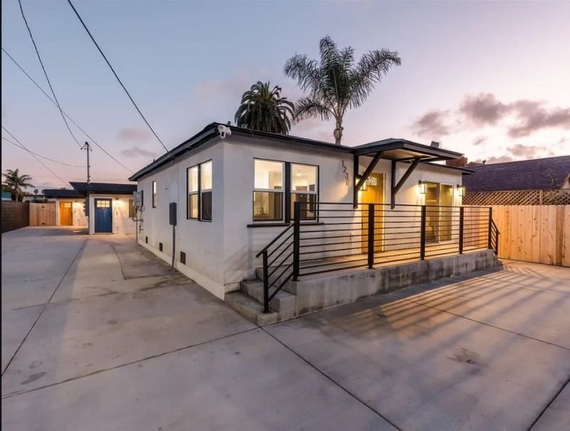 Furnished Coastal Front Unit : 30+ Day Stays