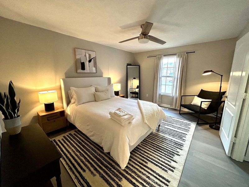 Centrally Located Lovely Studio+ Private Entrance