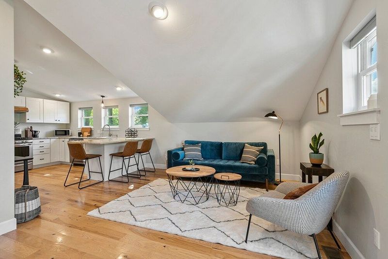Bright & Modern 2-Bedroom, Downtown Durango w/ A/C