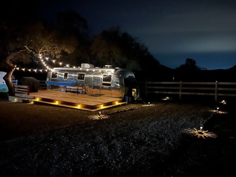 Vintage Airstream w/ Farm Experience & Jacuzzi