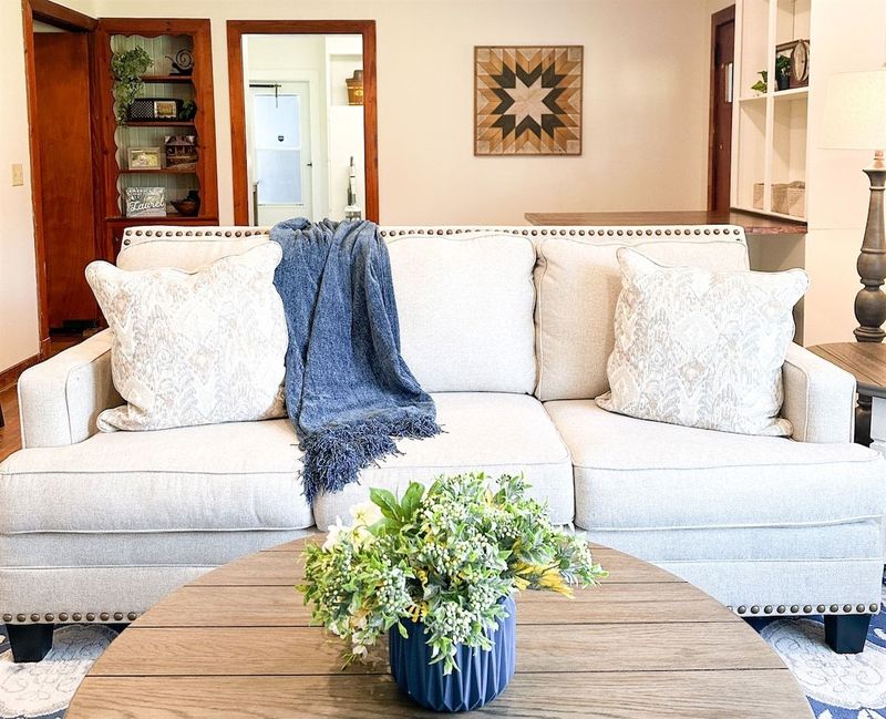 Experience the Country-side of Hometown in Laurel