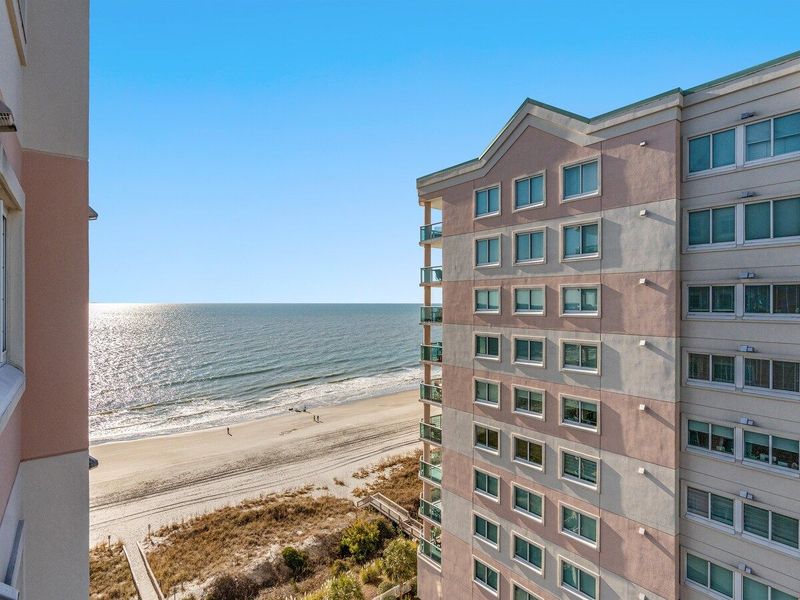 Oceanfront Condo w Pool, 2 Lazy Rivers, Hot Tubs
