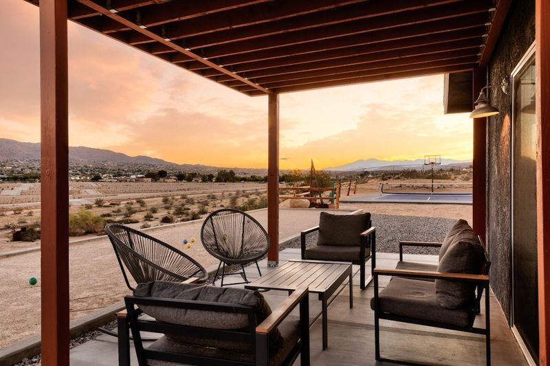 Desert Sage Casita: Pickleball ~ Bocce ~ Views!