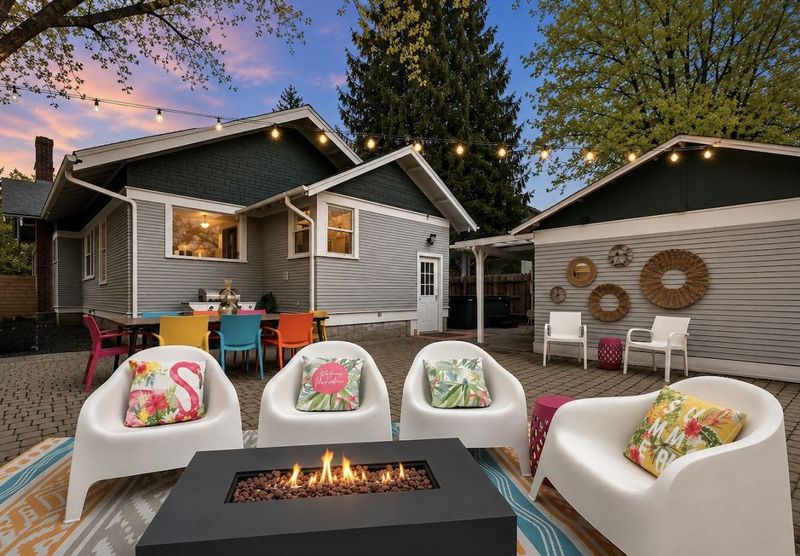 Ida-hygge: Downtown Elegant Retreat with Hot Tub!