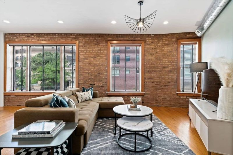 Wrigleyville Condo 2 Blks from Lake & Train
